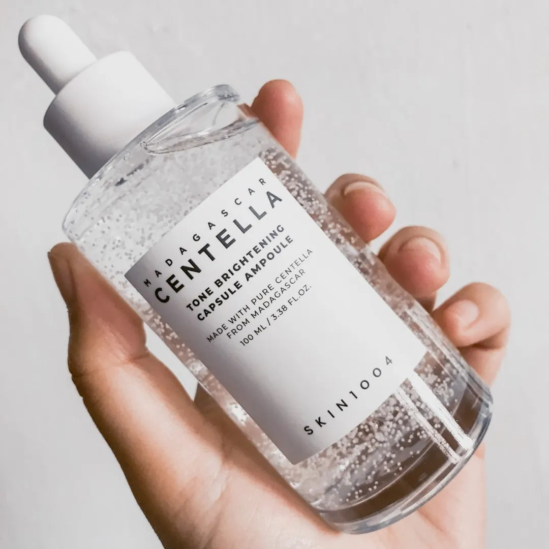 SKIN1004 MADAGASCAR CENTELLA TONE BRIGHTENING CAPSULE AMPOULE
SKIN1004 - Ampola Iluminadora com Cápsulas de Centella Madagascar 100ml
skin1004
clarear pele