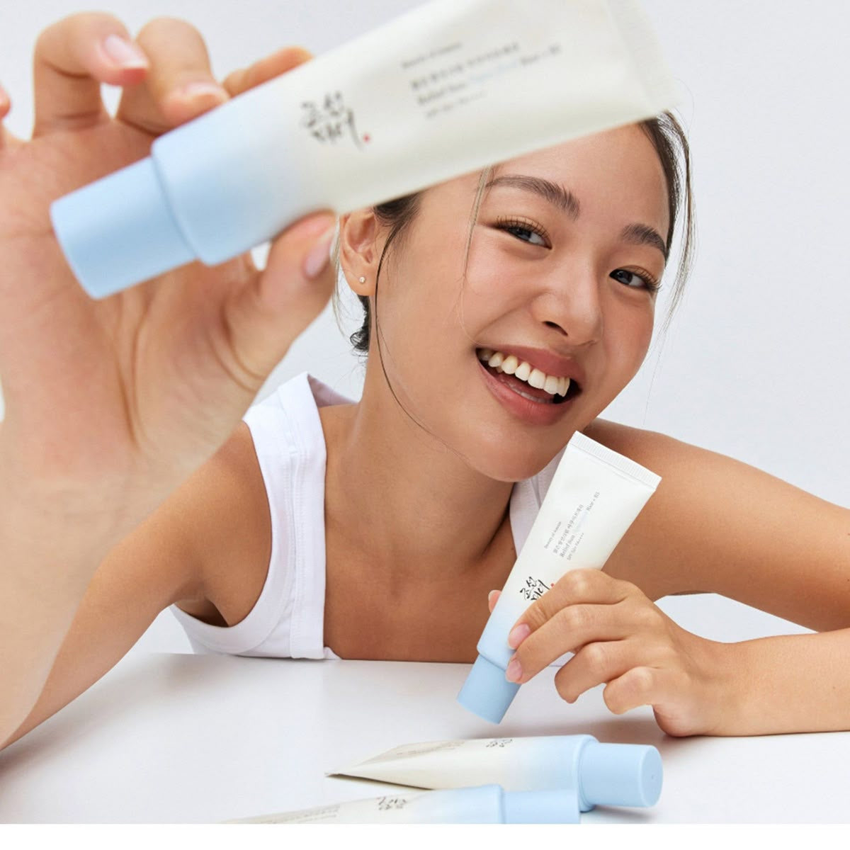 TRATAMENTO MANCHAS

PROTETOR SOLAR

Tags
BEAUTY OF JOSEON SUN WATER SUN

Beauty of Joseon Relief Sun Aqua-fresh Rice+B5

BEAUTY OF JOSEON - Protetor Solar Relief Sun Aqua-fresh Rice+B5 (SPF50+ PA++++) 50ml

